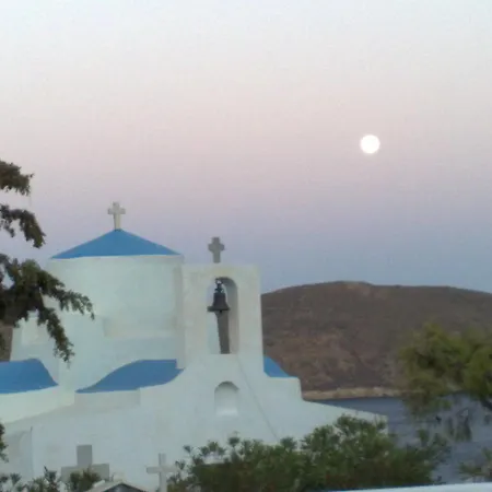 Marina's Serifos Λιβάδι